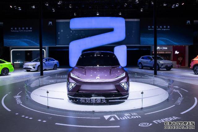 “无人区玫瑰”惊艳绽放 ES33领衔R汽车上海车展参展阵容